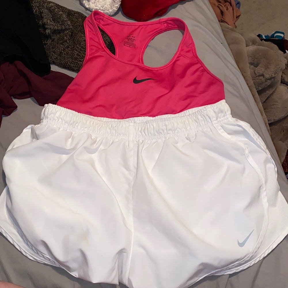 Nike Sport bra & track short 🤍💗🤍💗🤍💗🤍💗